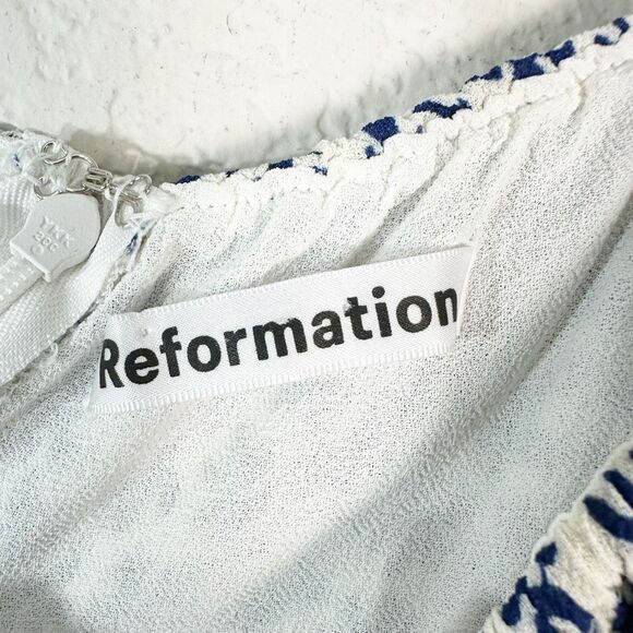 REFORMATION Jo Floral Blue White Smocked Mini Dress Size 12 Short Puff Sleeve - Picture 6 of 11